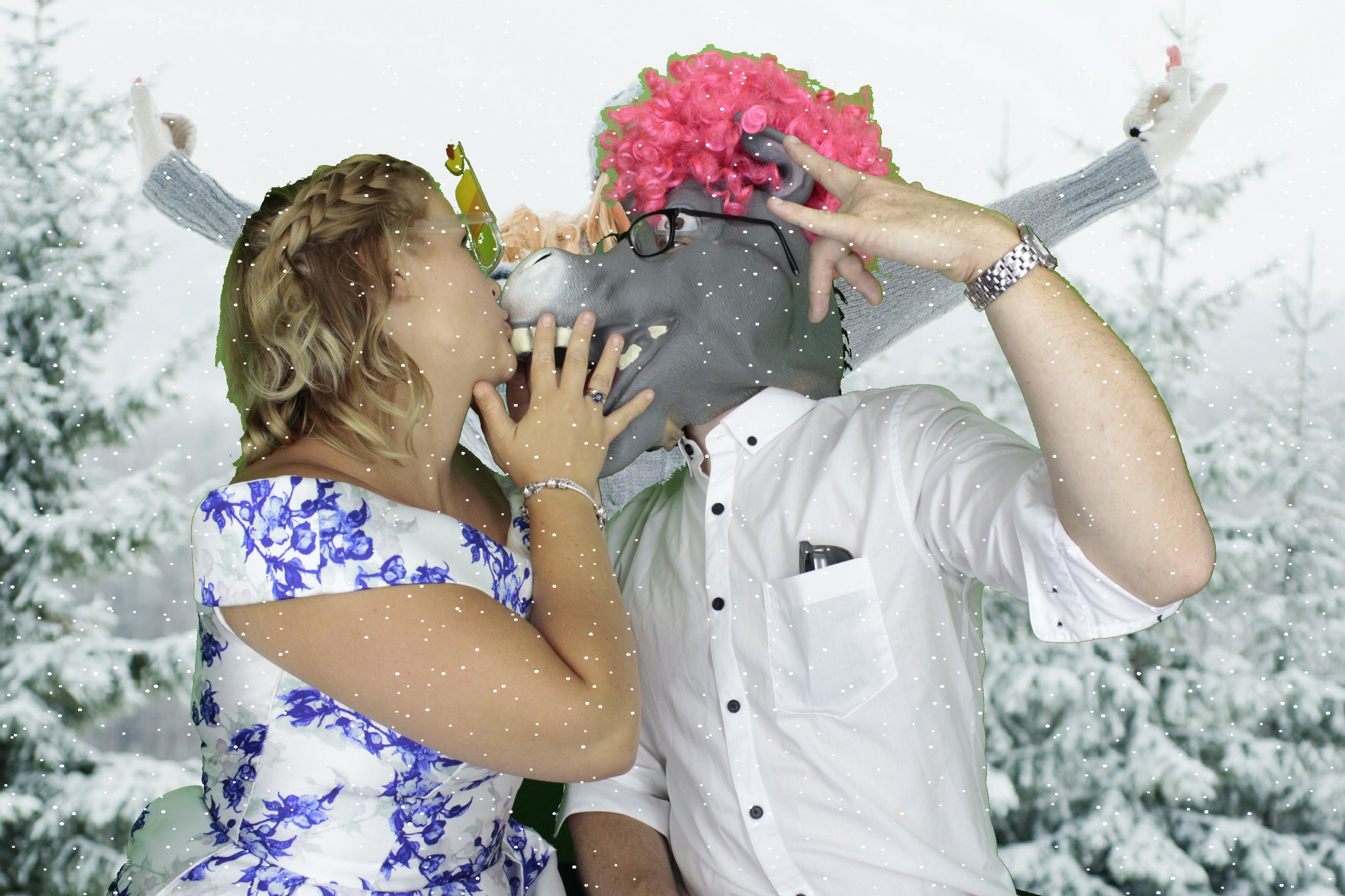 Mr & Mrs Harvey | View more photos from the event at gallery.myphotoboothexperience.co.uk/u/MyPhotoBoothExperienceLtd/Mr-Mrs-Harvey